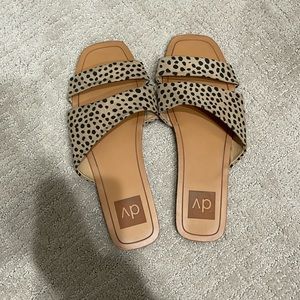 Women’s Cheeta print Sandals. Size 7.5